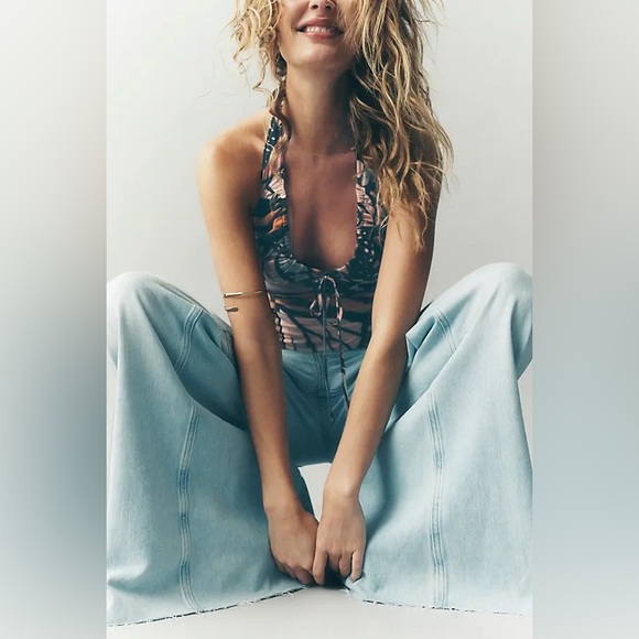 NWT We The Free LIVE WIRE FLARE JEANS - Picture 3 of 16